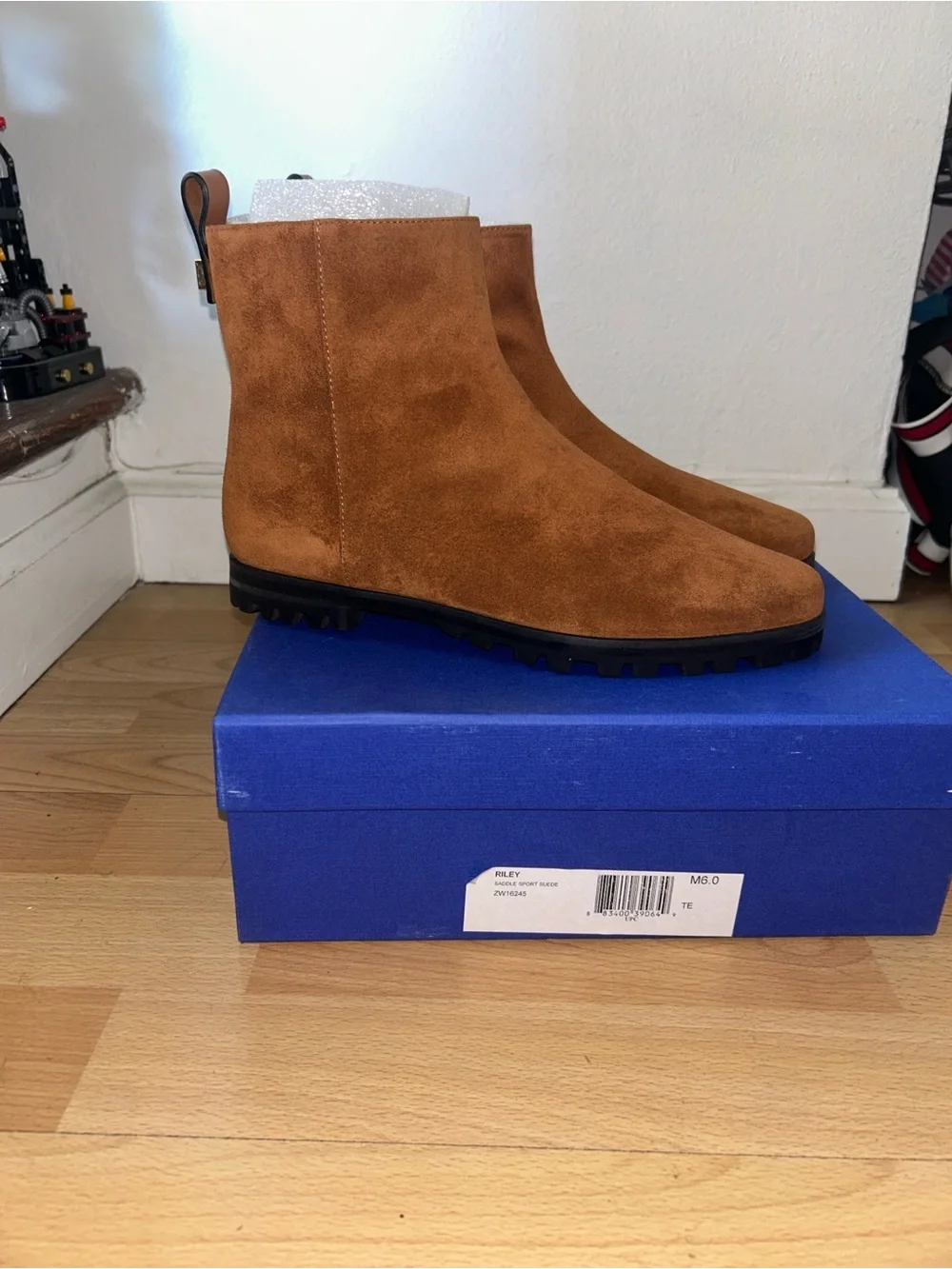 Stuart Weitzman Men’s Brown Riley Suede Ankle Boots
